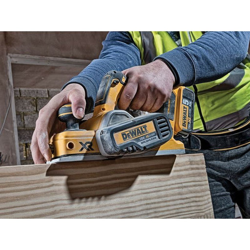 Dewalt Power Tools DCP580P2 XR Brushless Planer 18V 2 x 5.0Ah Li-ion DeWALT Power Tools - RockBottom Northampton