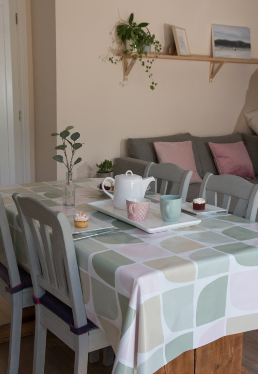 d-c-fix® Manhattan Tablecloth - Dotty 20m Roll x 140cm