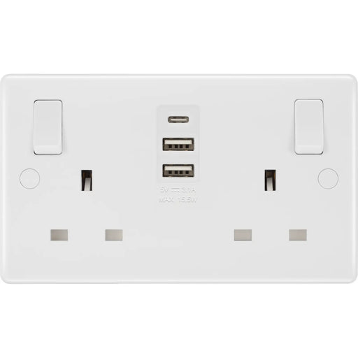 BG Electrical 800 Series - Double switched single pole, with 2 x USB A + 1 x USB C (15W)