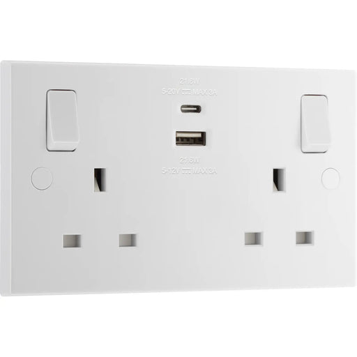 BG Electrical 900 Series - Double switched single pole, with USB A + C (22W)