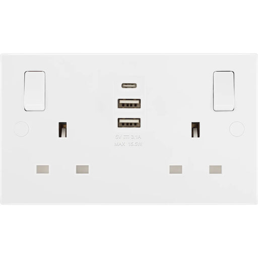 BG Electrical 900 Series - Double switched single pole, with 2 x USB A + 1 x USB C (15W)