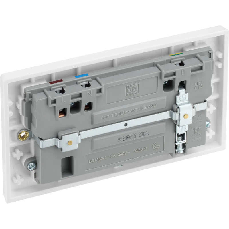 BG Electrical 900 Series - Double switched single pole, with USB A + C (45W)