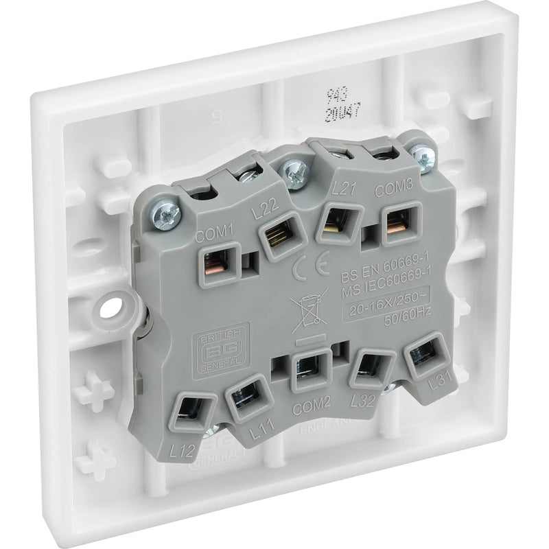 BG Electrical 900 Series - Triple, 2 way switch