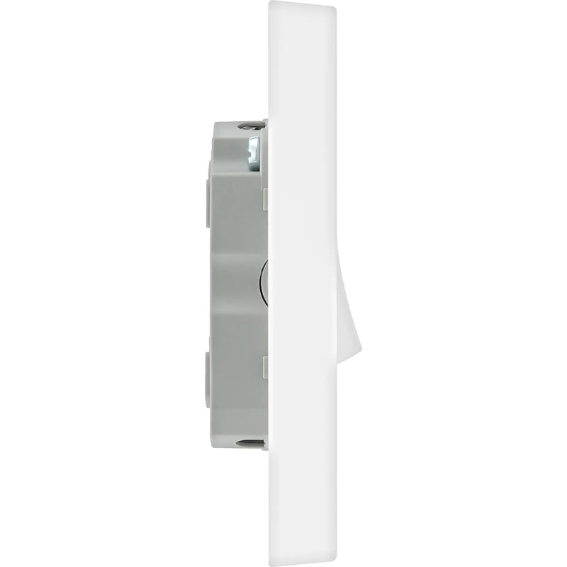 BG Electrical 900 Series - Triple, 2 way switch