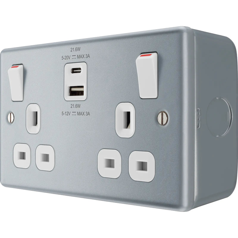 BG Electrical Metal Clad - Double switched single pole, with USB A + C (22W)