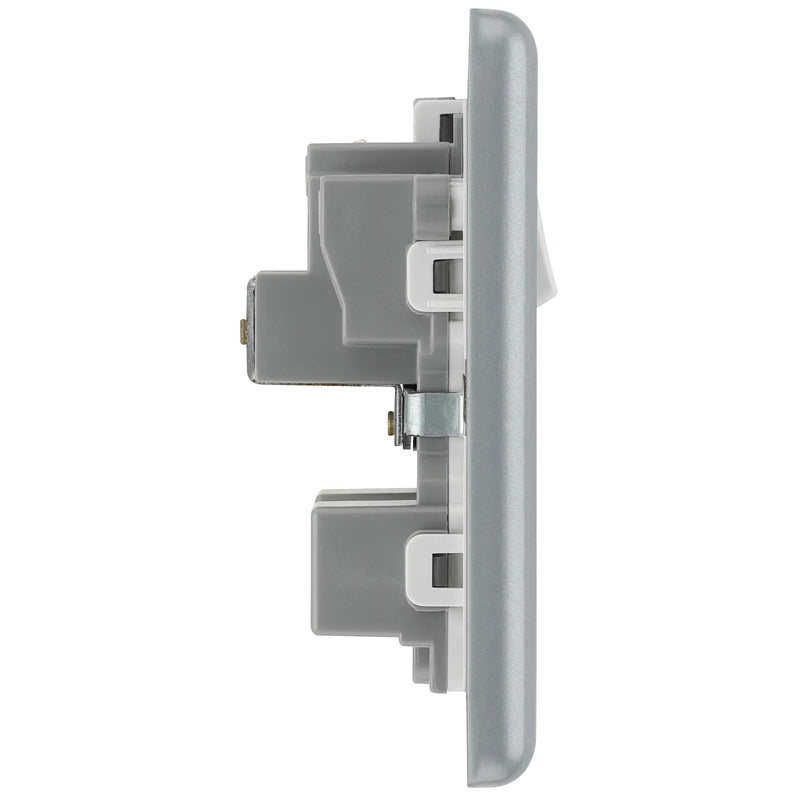 BG Electrical Metal Clad - 15A, single, switched, round pin