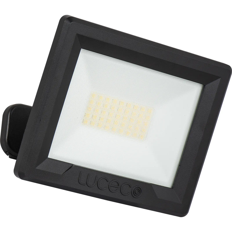 Luceco Essence Floodlight with ball joint 30W black 4000K colour temp