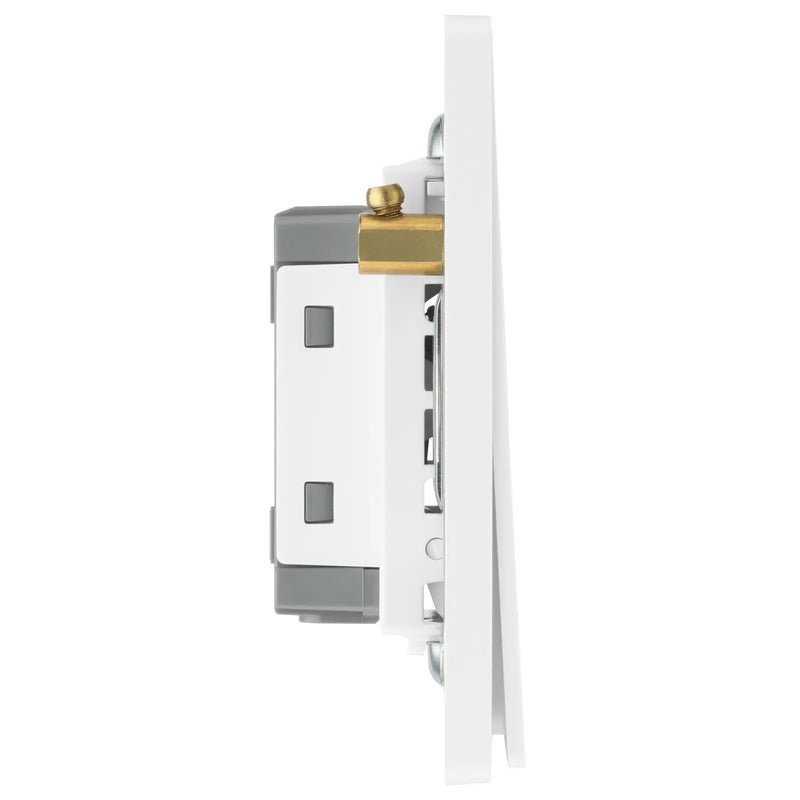 BG Electrical Evolve Pearlescent White - Single, 2 way switch, edge rocker