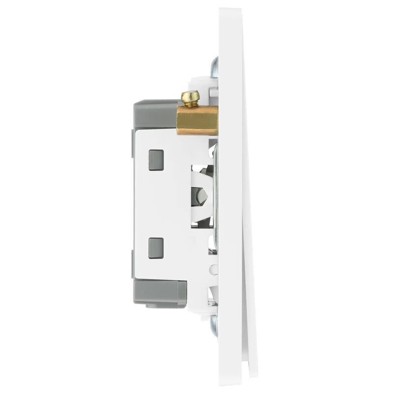BG Electrical Evolve Pearlescent White - Double, 2 way switch, edge rocker