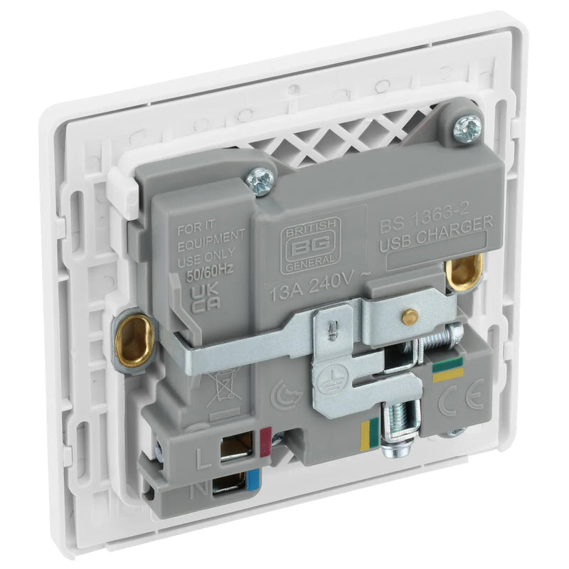 BG Electrical Evolve Pearlescent White - Single, switched, single pole, with 1 x USB A + 1 x USB C