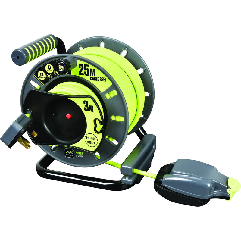 Masterplug Pro XT - 25m, 3 Sockets, 13A, Grey + Green