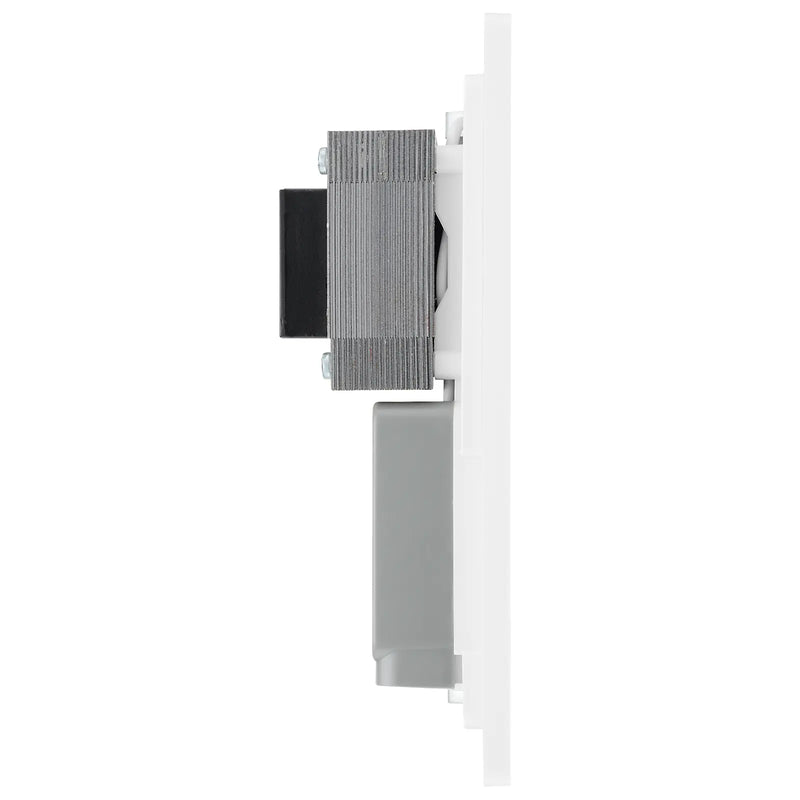 BG Electrical Evolve Pearlescent White - 115/240V dual voltage shaver socket