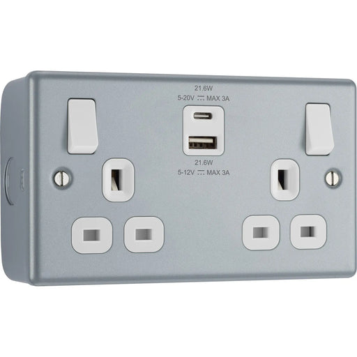BG Electrical Metal Clad - Double switched single pole, with USB A + C (22W)