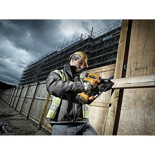 Dewalt Power Tools DCN692P2 Cordless XR 2-Speed First Fix Nailer 90mm 18V 2 x 5.0Ah Li-ion