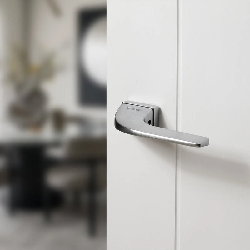 Atlantic Oro & Oro Oia Lever Door Handle on Square Rose - Satin Chrome