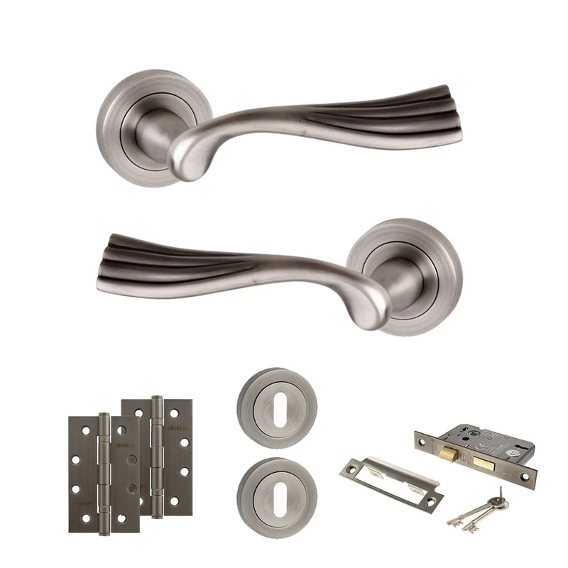 Atlantic Old English Richmond Door Handle Pack (3 Lever Lock Set - 3" CE Sashlock, 4" Slim Knuckle Hinges x2)