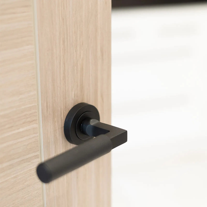 Atlantic Millhouse Brass Cartwright Knurled Lever Door Handle on Round Rose
