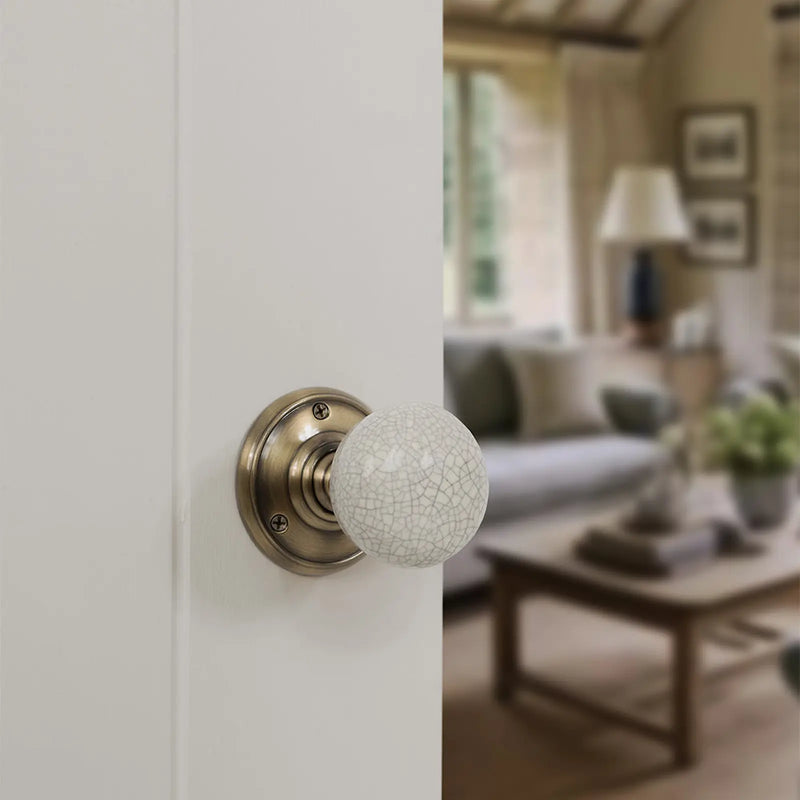 Atlantic Old English Skipton Door Knob Pack (Lock Set - Horizontal Bathlock, 4" Slim Knuckle Hinges x2)