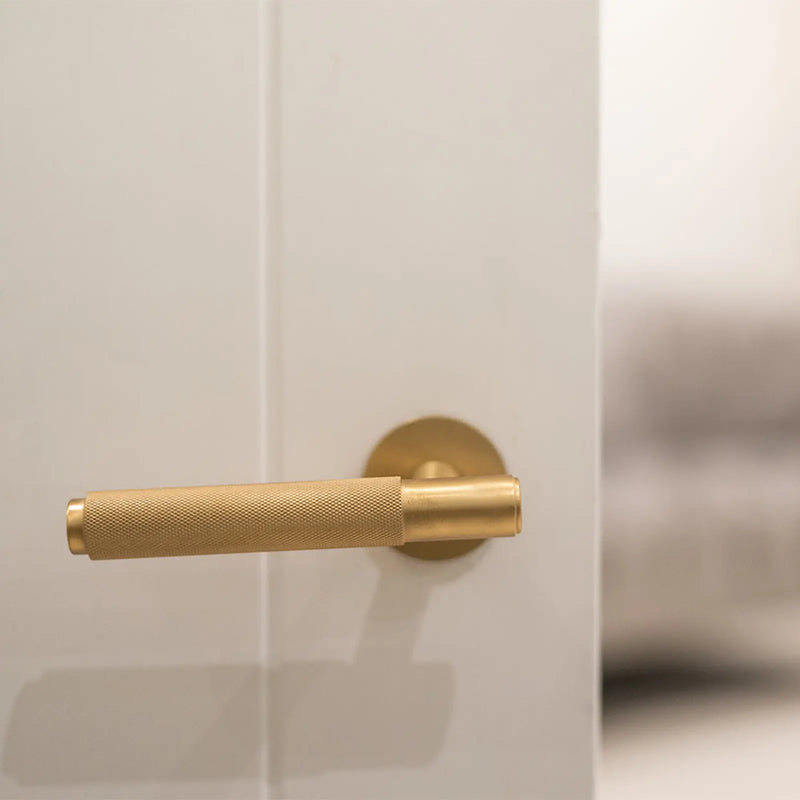 Atlantic Millhouse Brass Crompton Knurled Lever Door Handle on 5mm Slimline Round Rose