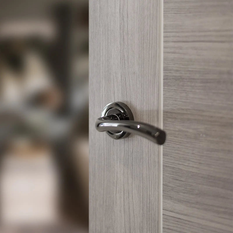 Atlantic STATUS Texas Door Handle Pack (Bathroom Set - 2.5" CE Bathroom Lock, 4" Slim Knuckle Hinges x2)