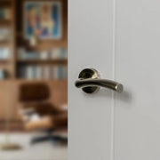 Atlantic STATUS Texas Lever Door Handle on Round Rose