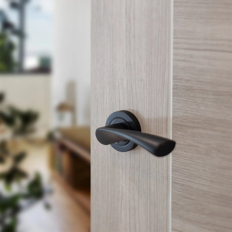 Atlantic STATUS Colorado Door Handle Pack (Bathroom Set - 2.5" CE Bathroom Lock, 4" Fire Rated Hinges x3)