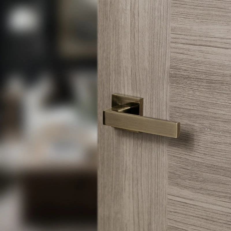 Atlantic STATUS Montana Lever Door Handle on S4 Square Rose