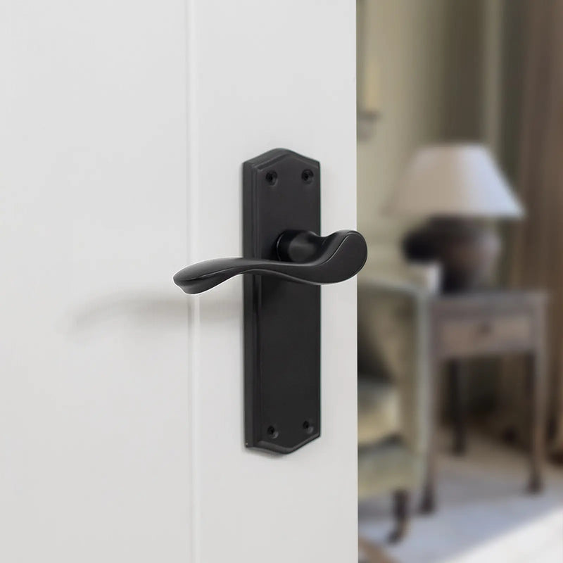 Atlantic Old English Warwick Door Handle Pack (Bathroom Set - 3" CE Bathroom Lock, 3" Fire Rated Hinges x3)
