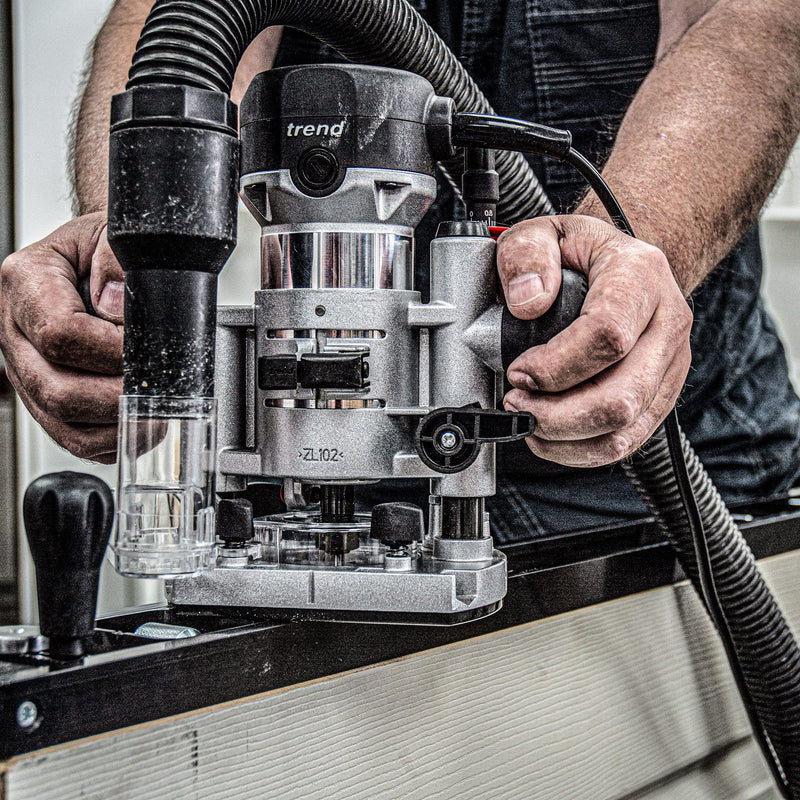 T1EPS/EURO - 710W 8mm Dual-Base Trim & Plunge Router 230V EU
