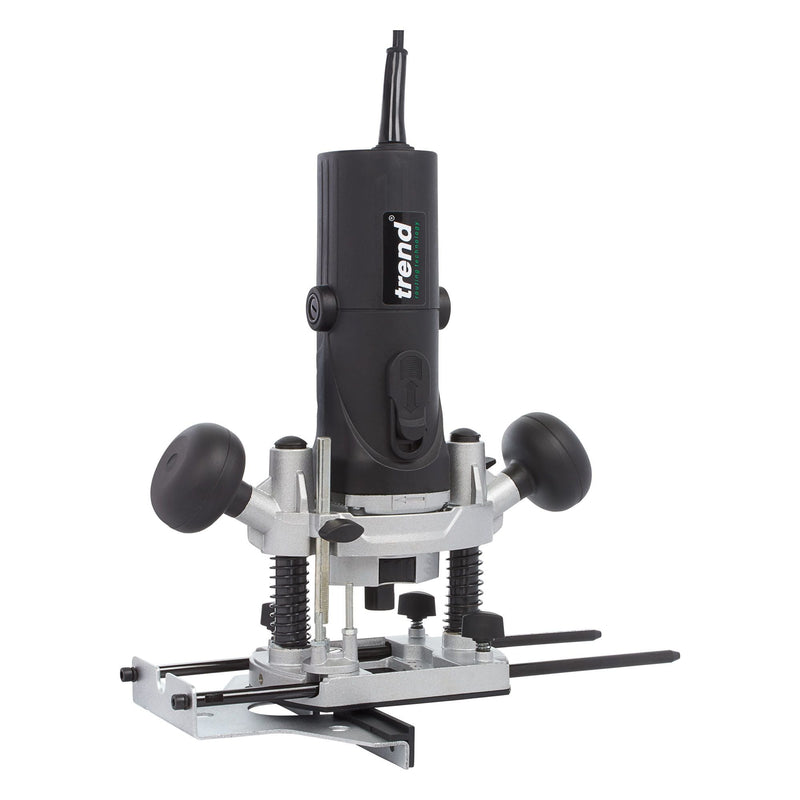 T4EK - 850W 1/4" Variable Speed Plunge Router 240V UK & Ireland only
