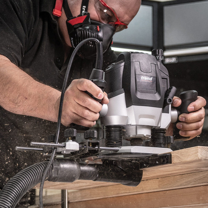 T7EK/EURO - 2100W 12mm Variable Speed Plunge Router 230V EU